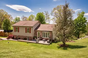 638 Knoll Ln, Upper Burrell, PA 15613 - Photo 2