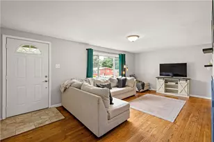 2416 N Meadowcroft, Pittsburgh, PA 15216 - Photo 4