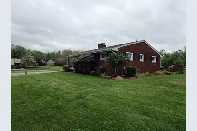 190 Oak Manor Dr, Harrison Township, PA 15065 - Photo 2