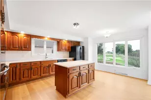 2343 Golfview Dr, Pittsburgh, PA 15241 - Photo 16