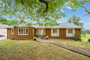 2343 Golfview Dr, Pittsburgh, PA 15241 - Photo 1