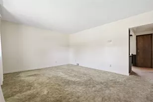 415 Elwyn Ave, Springdale Boro, PA 15144 - Photo 6