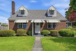 415 Elwyn Ave, Springdale Boro, PA 15144 - Photo 1