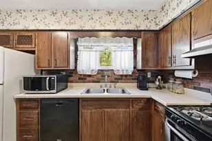 415 Elwyn Ave, Springdale Boro, PA 15144 - Photo 12