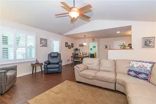 420 Chestnut Ln, Allegheny Township, PA 15613 - Photo 4