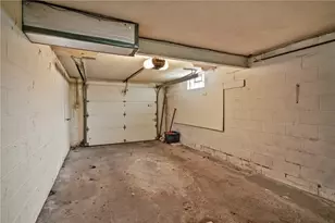 124 Clover Dr, Center Township, PA 15061 - Photo 22