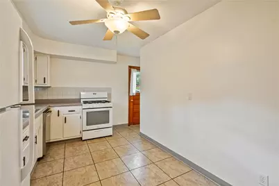 124 Clover Dr, Center Township, PA 15061 - Photo 8