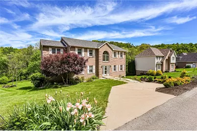810 Stonebridge Dr, Hempfield Township, PA 15601 - Photo 2