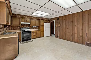 2123 Carolina Ave, West Mifflin, PA 15122 - Photo 10