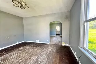 46 High St, Union Township, PA 16101 - Photo 4