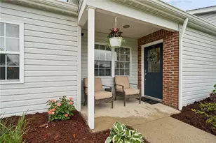 101 Wimbledon Dr, Mount Pleasant Township, PA 15666 - Photo 4