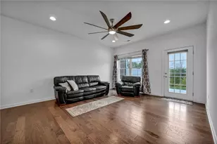 2013 Cool Springs Dr, Bethel Park, PA 15234 - Photo 8