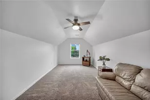 2013 Cool Springs Dr, Bethel Park, PA 15234 - Photo 30