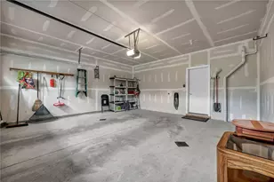 2013 Cool Springs Dr, Bethel Park, PA 15234 - Photo 36