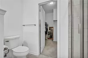 2013 Cool Springs Dr, Bethel Park, PA 15234 - Photo 20