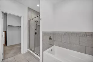 2013 Cool Springs Dr, Bethel Park, PA 15234 - Photo 20