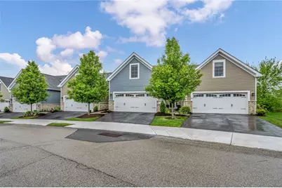 2013 Cool Springs Dr, Bethel Park, PA 15234 - Photo 2