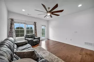 2013 Cool Springs Dr, Bethel Park, PA 15234 - Photo 8