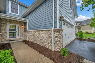 2013 Cool Springs Dr, Bethel Park, PA 15234 - Photo 2