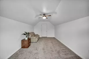 2013 Cool Springs Dr, Bethel Park, PA 15234 - Photo 30
