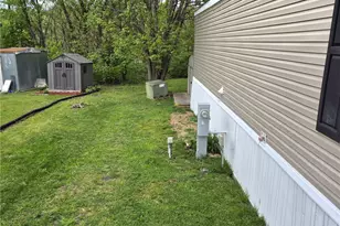 27 Manor Dr, Smith Township, PA 15019 - Photo 6