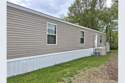 27 Manor Dr, Smith Township, PA 15019 - Photo 4