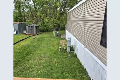 27 Manor Dr, Smith Township, PA 15019 - Photo 6