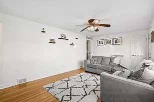 1012 Garden Pl, Pittsburgh, PA 15116 - Photo 12