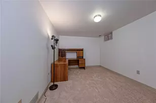 352 Hawthorn Ct, Ross Twp, PA 15237 - Photo 18
