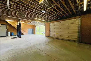 380 Oak St Ext, Pulaski Township, PA 16159 - Photo 18
