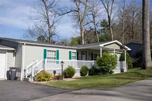1411 Jonathan Dr, Somerset Boro, PA 15501 - Photo 2