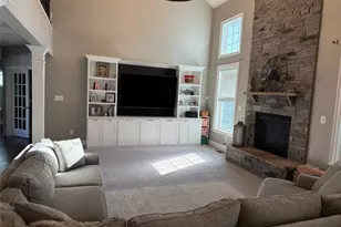 1013 Coldstream Dr, Cecil, PA 15317 - Photo 2