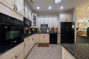 408 Independence Ln, Economy, PA 15042 - Photo 4