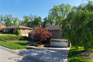 416 Saratoga Dr, Pittsburgh, PA 15236 - Photo 2