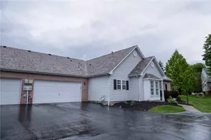 707 Spencer Woods Dr, Pittsburgh, PA 15116 - Photo 2