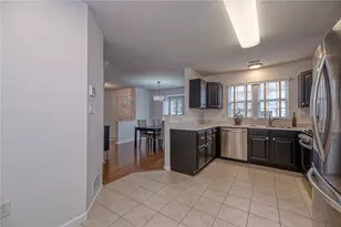 707 Spencer Woods Dr, Pittsburgh, PA 15116 - Photo 10