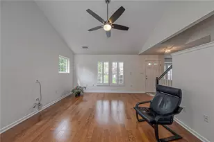 707 Spencer Woods Dr, Pittsburgh, PA 15116 - Photo 6