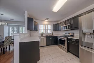 707 Spencer Woods Dr, Pittsburgh, PA 15116 - Photo 8