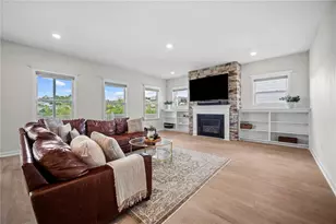 269 Lily Ridge Dr, North Strabane, PA 15317 - Photo 4