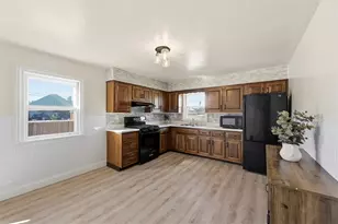 1060 Pacific Ave, Brackenridge, PA 15014 - Photo 12