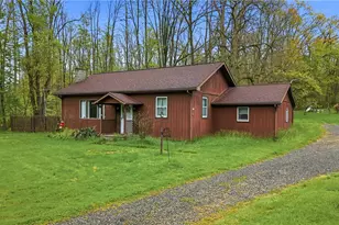 16 Gibson Rd, Hempfield Township, PA 16125 - Photo 2