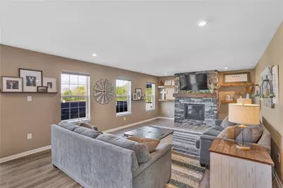 117 Hawthorne Dr, Connoquenessing Boro, PA 16033 - Photo 8