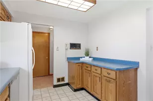 126 Bellpark Dr, Ross Twp, PA 15229 - Photo 12
