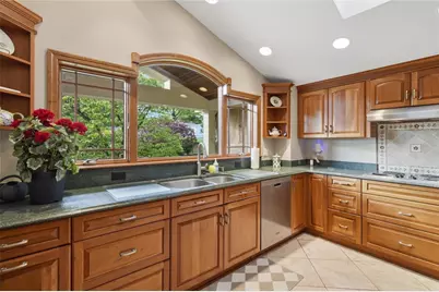 199 Beall Dr, Pittsburgh, PA 15236 - Photo 10