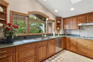 199 Beall Dr, Pittsburgh, PA 15236 - Photo 10
