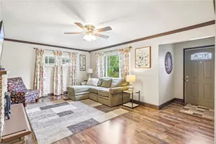 122 Hillcrest Dr, Ross Twp, PA 15237 - Photo 2