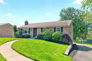 4 Meadowcrest Dr, Cecil, PA 15321 - Photo 2