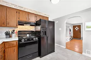 4 Meadowcrest Dr, Cecil, PA 15321 - Photo 14