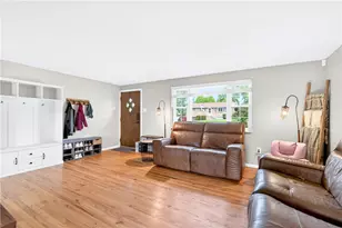 4 Meadowcrest Dr, Cecil, PA 15321 - Photo 6