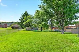 4 Meadowcrest Dr, Cecil, PA 15321 - Photo 34